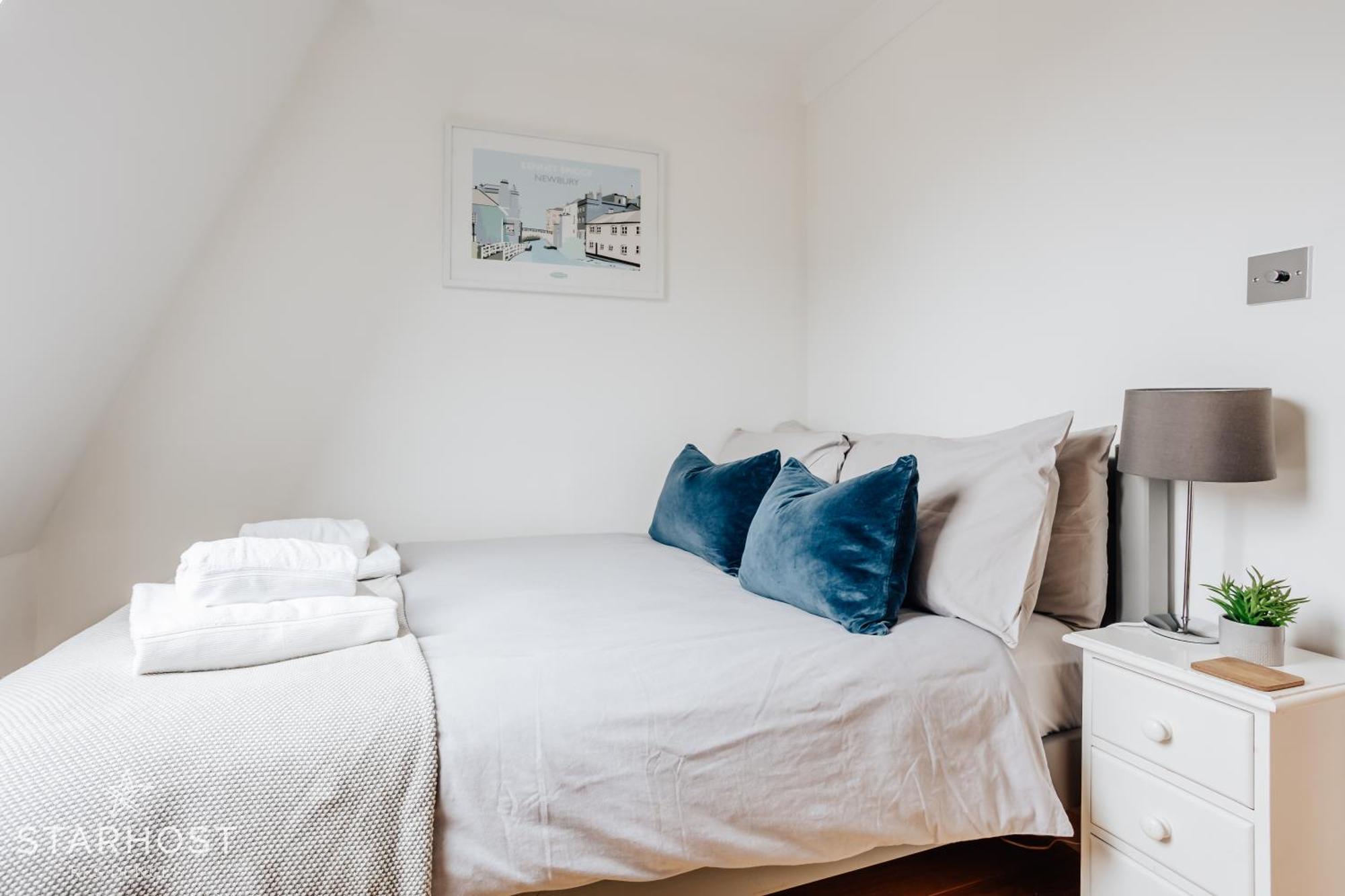 Central 3 Bed Apartment At Regents Court, Newbury Newbury  Buitenkant foto