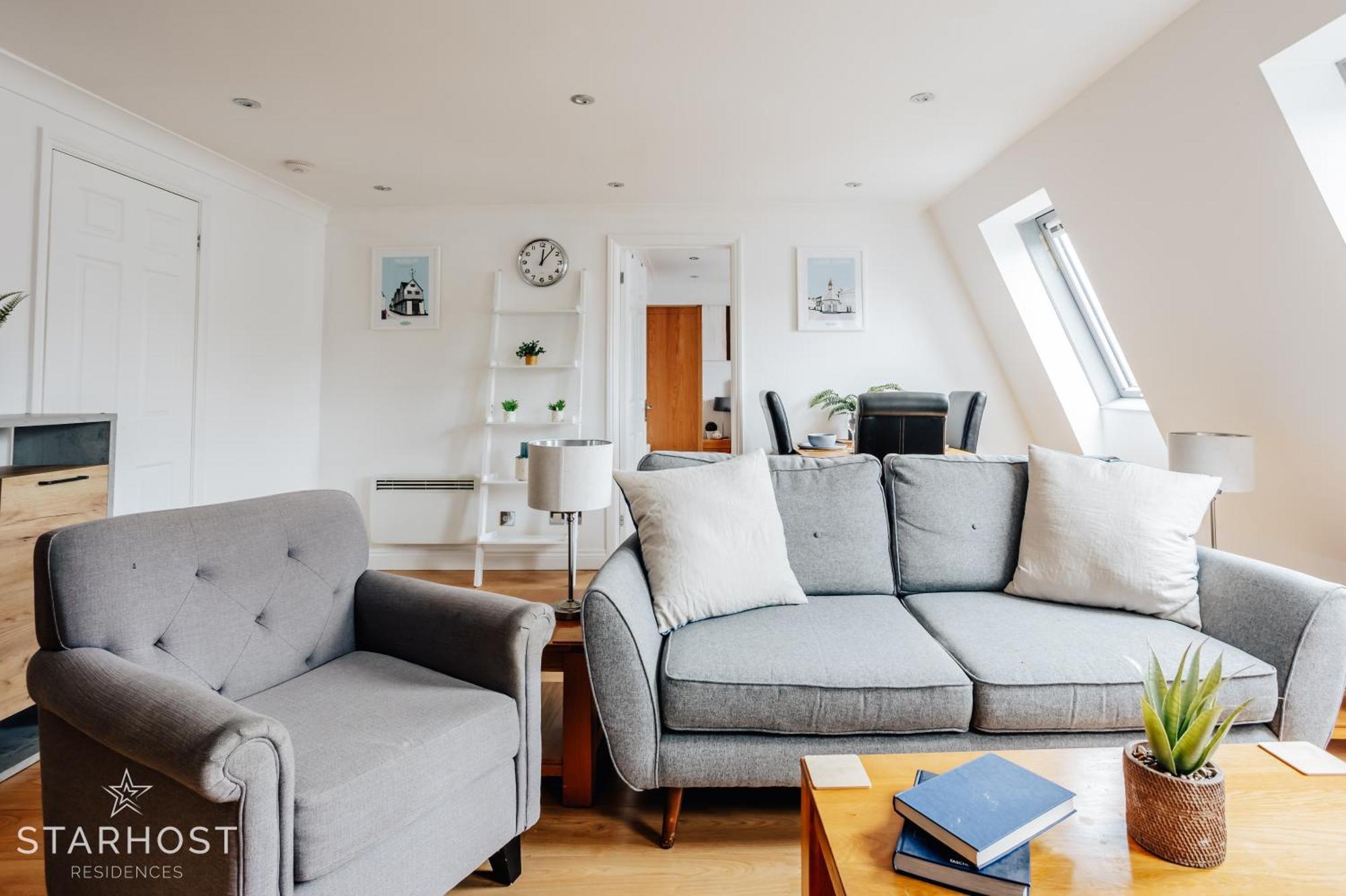 Central 3 Bed Apartment At Regents Court, Newbury Newbury  Buitenkant foto